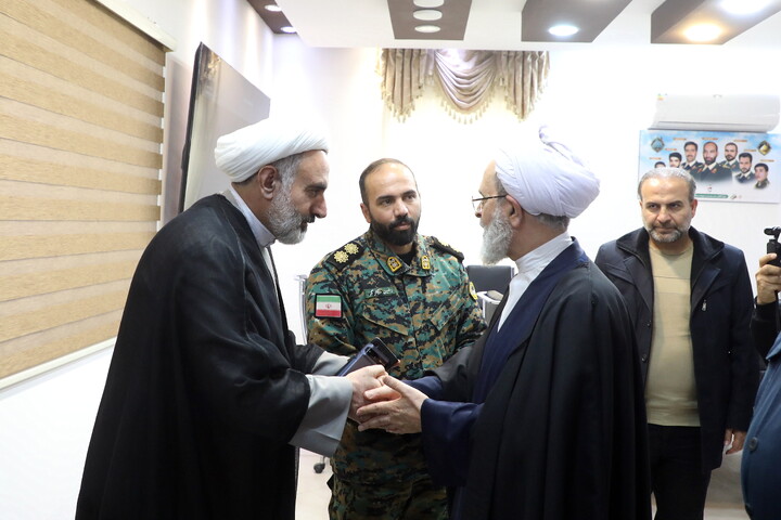 حضور آیت الله اعرافی در ستاد فرماندهی انتظامی استان قم