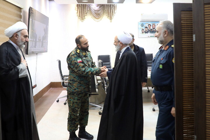 حضور آیت الله اعرافی در ستاد فرماندهی انتظامی استان قم