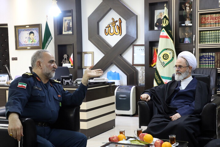 حضور آیت الله اعرافی در ستاد فرماندهی انتظامی استان قم