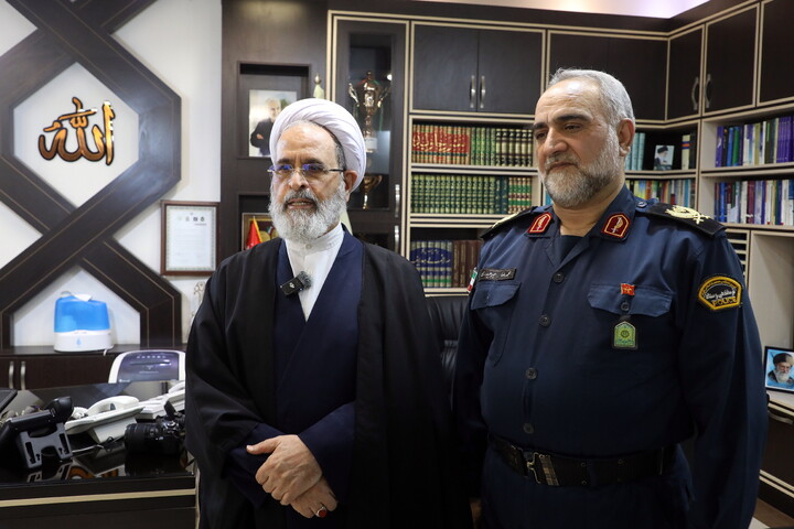 حضور آیت الله اعرافی در ستاد فرماندهی انتظامی استان قم