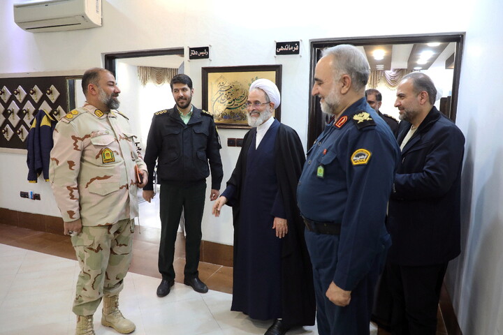 حضور آیت الله اعرافی در ستاد فرماندهی انتظامی استان قم