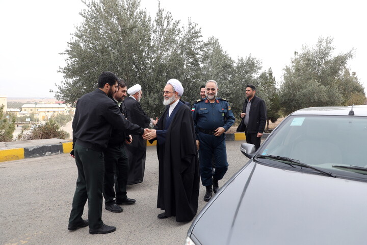 حضور آیت الله اعرافی در ستاد فرماندهی انتظامی استان قم