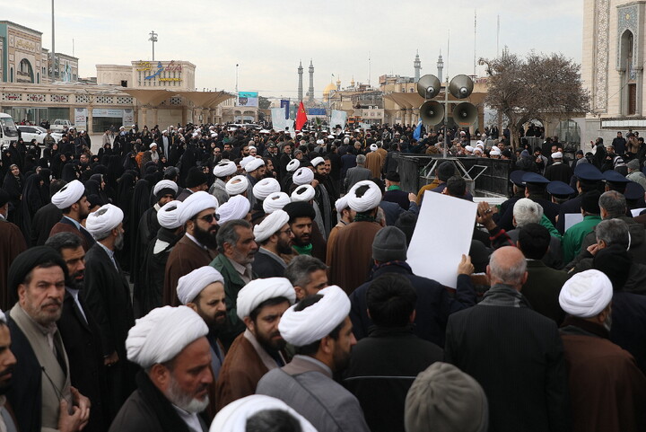 تصاویر/ تشییع پیکر شهدای مدافع امنیت در قم