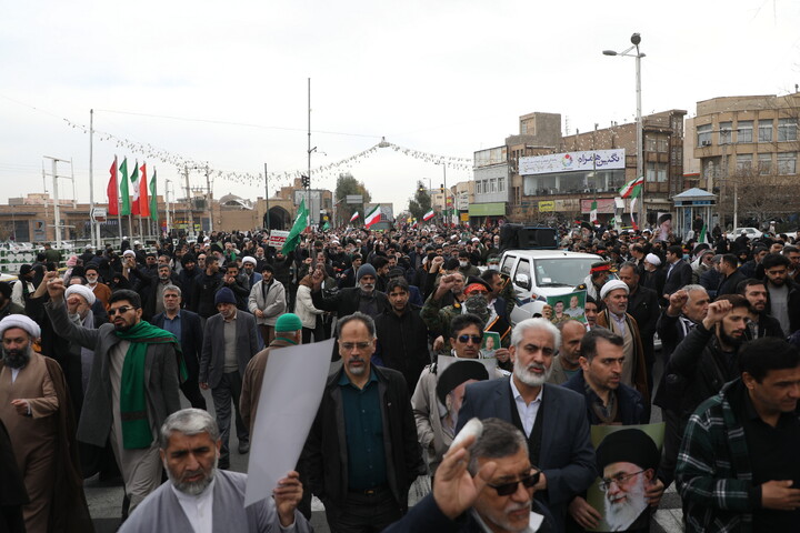 تصاویر/ تشییع پیکر شهدای مدافع امنیت در قم