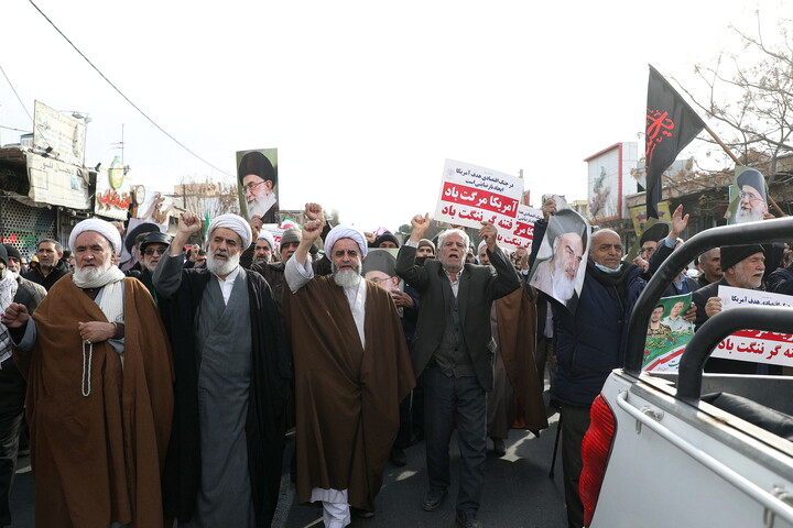 تصاویر/ تشییع پیکر شهدای مدافع امنیت در قم