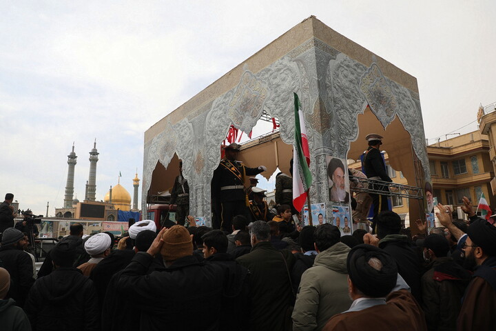 تصاویر/ تشییع پیکر شهدای مدافع امنیت در قم