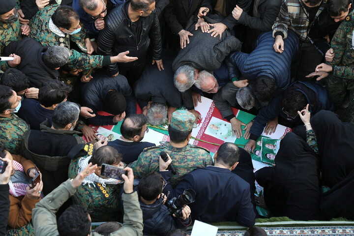 تصاویر/ تشییع پیکر شهدای مدافع امنیت در قم