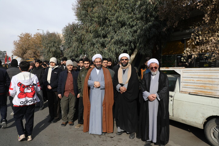 تصاویر/ تشییع پیکر شهدای مدافع امنیت در قم