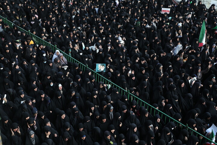 تصاویر/ تشییع پیکر شهدای مدافع امنیت در قم