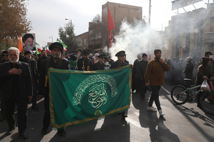 تصاویر/ تشییع پیکر شهدای مدافع امنیت در قم