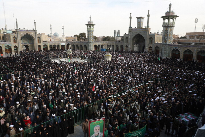 تصاویر/ تشییع پیکر شهدای مدافع امنیت در قم