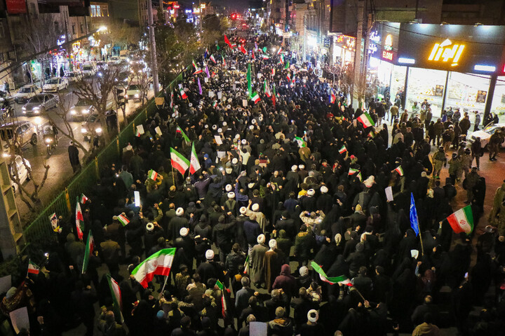 تصاویر/ تجمع و راهپیمایی مردم قم در حمایت از جمهوری اسلامی ایران