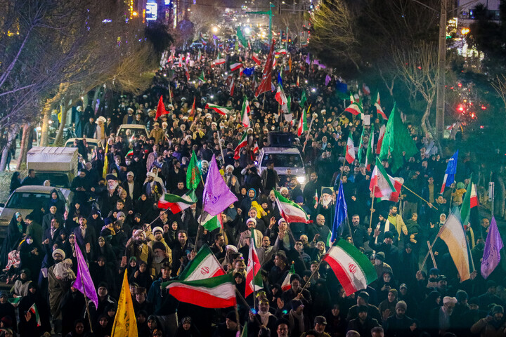 تصاویر/ تجمع و راهپیمایی مردم قم در حمایت از جمهوری اسلامی ایران