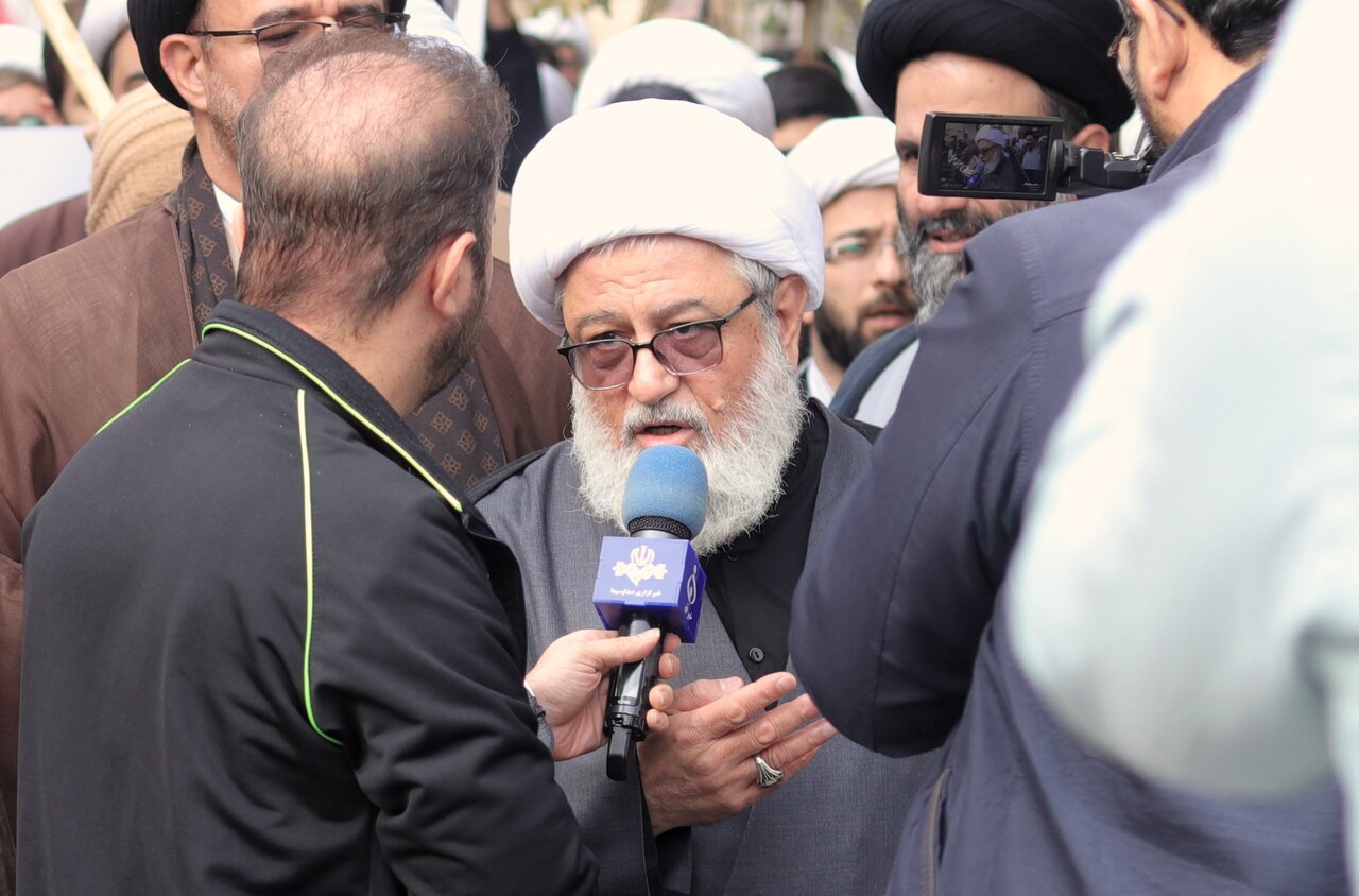 طلاب و اساتید حوزه علمیه قم، هتاکی به مساجد و قرآن، توسط آشوبگران را محکوم کردند + تصویر