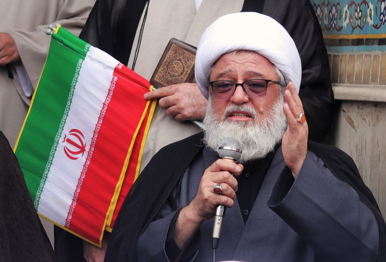 طلاب و اساتید حوزه علمیه قم، هتاکی به مساجد و قرآن، توسط آشوبگران را محکوم کردند + تصویر