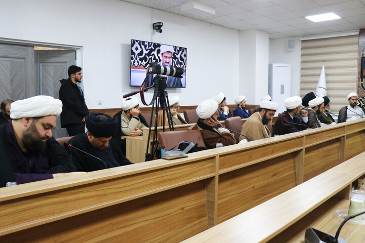 نشست علمی تبیین منظومه فکری امام خامنه ای در گلستان
