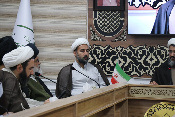 نشست علمی تبیین منظومه فکری امام خامنه ای در گلستان
