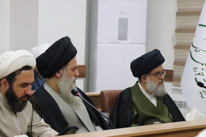 نشست علمی تبیین منظومه فکری امام خامنه ای در گلستان
