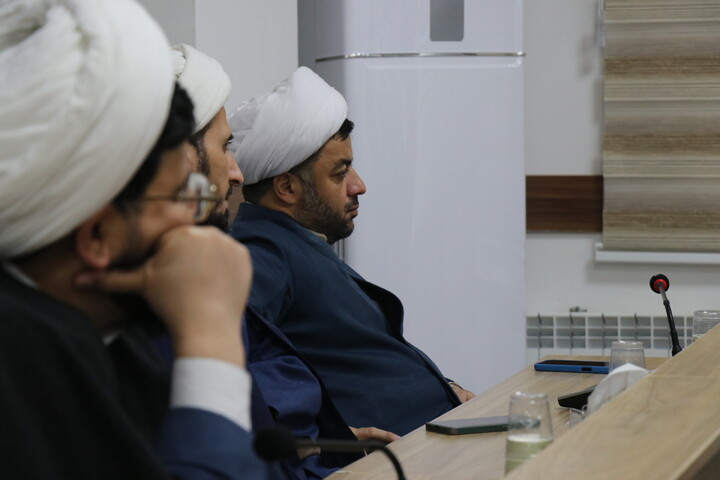 نشست علمی تبیین منظومه فکری امام خامنه ای در گلستان
