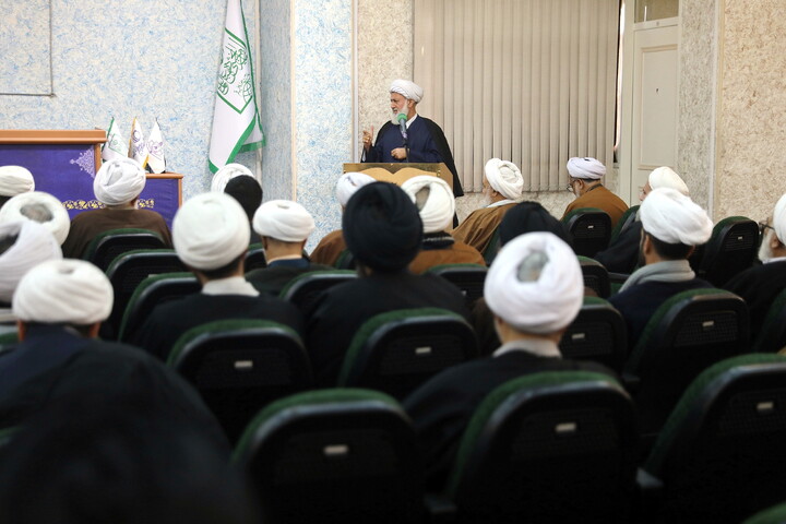 تصاویر/ گردهمایی روحانیون و اساتید حوزه در محکومیت اغتشاشات اخیر کشور