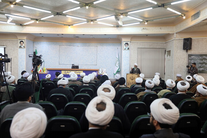 تصاویر/ گردهمایی روحانیون و اساتید حوزه در محکومیت اغتشاشات اخیر کشور