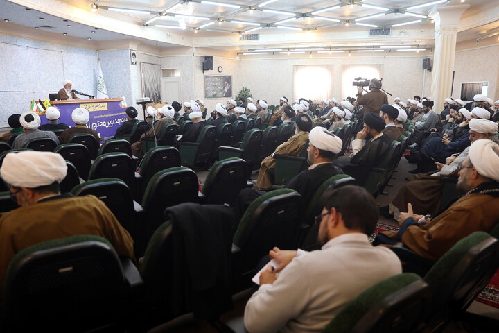 تصاویر/ گردهمایی روحانیون و اساتید حوزه در محکومیت اغتشاشات اخیر کشور