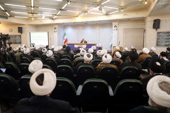 تصاویر/ گردهمایی روحانیون و اساتید حوزه در محکومیت اغتشاشات اخیر کشور