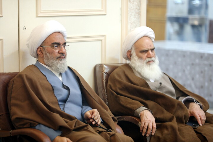 تصاویر/ گردهمایی روحانیون و اساتید حوزه در محکومیت اغتشاشات اخیر کشور