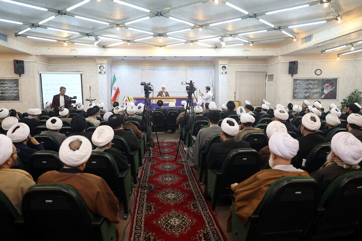 تصاویر/ گردهمایی روحانیون و اساتید حوزه در محکومیت اغتشاشات اخیر کشور