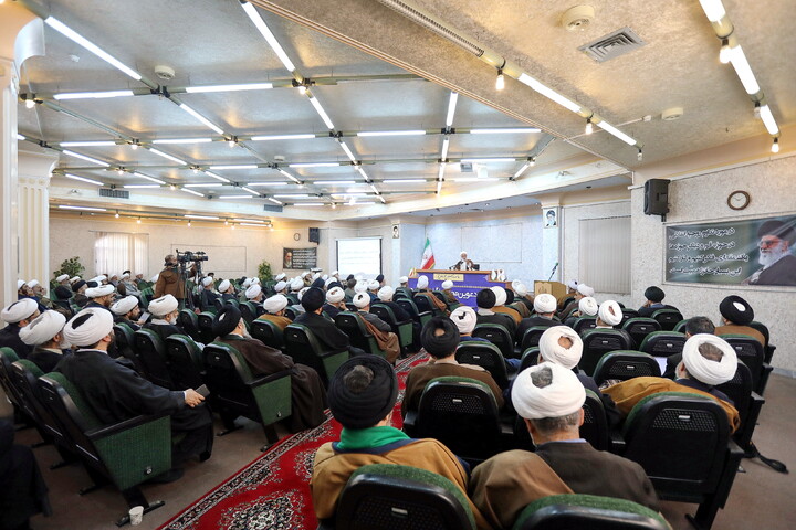 تصاویر/ گردهمایی روحانیون و اساتید حوزه در محکومیت اغتشاشات اخیر کشور