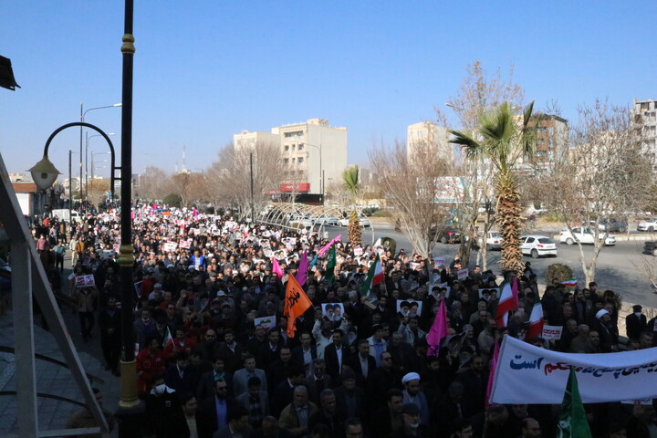 تصاویر/ راهپیمایی مردم بابصیرت سمنان در دفاع از امنیت ملی ایران