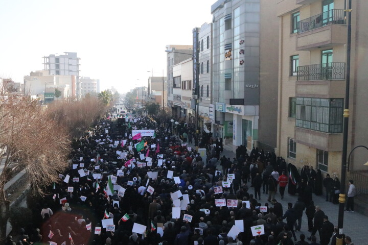 تصاویر/ راهپیمایی مردم بابصیرت سمنان در دفاع از امنیت ملی ایران