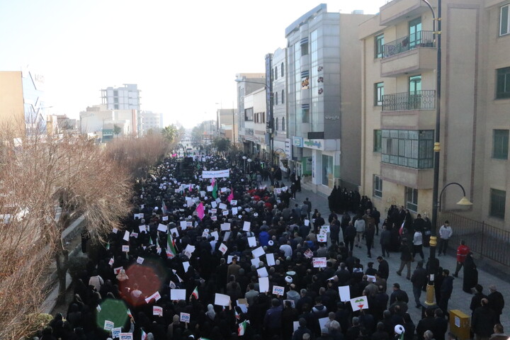 تصاویر/ راهپیمایی مردم بابصیرت سمنان در دفاع از امنیت ملی ایران
