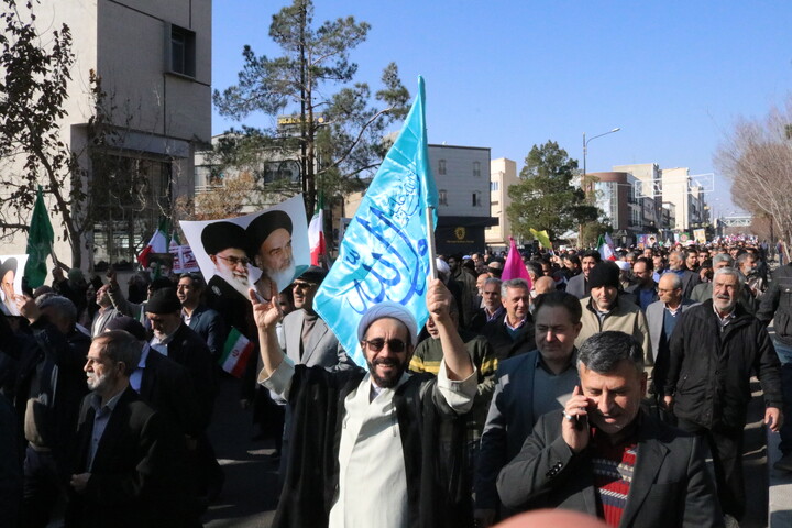 تصاویر/ راهپیمایی مردم بابصیرت سمنان در دفاع از امنیت ملی ایران