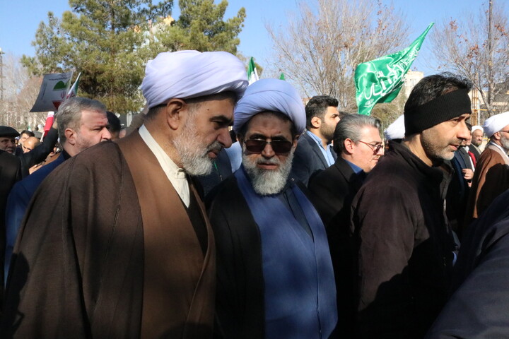 تصاویر/ راهپیمایی مردم بابصیرت سمنان در دفاع از امنیت ملی ایران