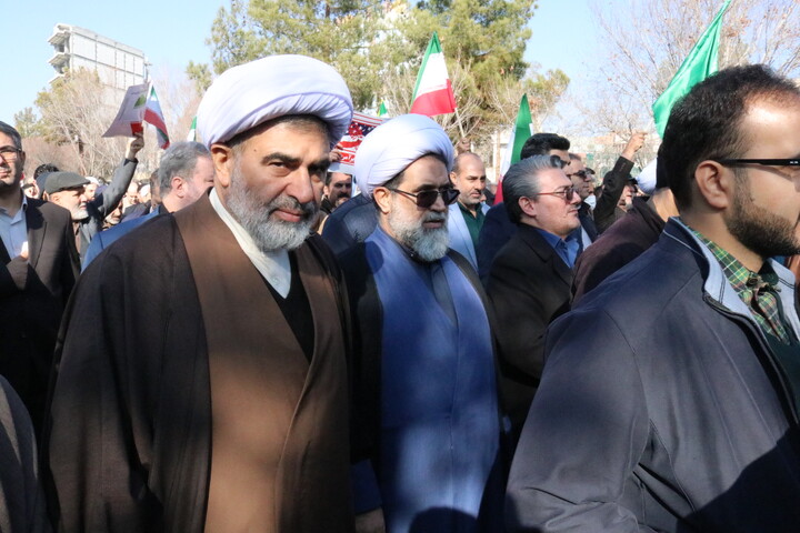 تصاویر/ راهپیمایی مردم بابصیرت سمنان در دفاع از امنیت ملی ایران