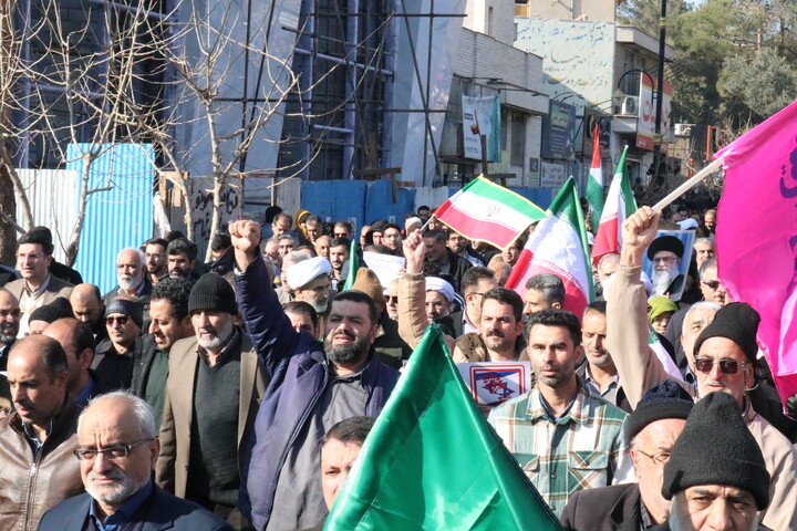 تصاویر/ راهپیمایی مردم بابصیرت سمنان در دفاع از امنیت ملی ایران