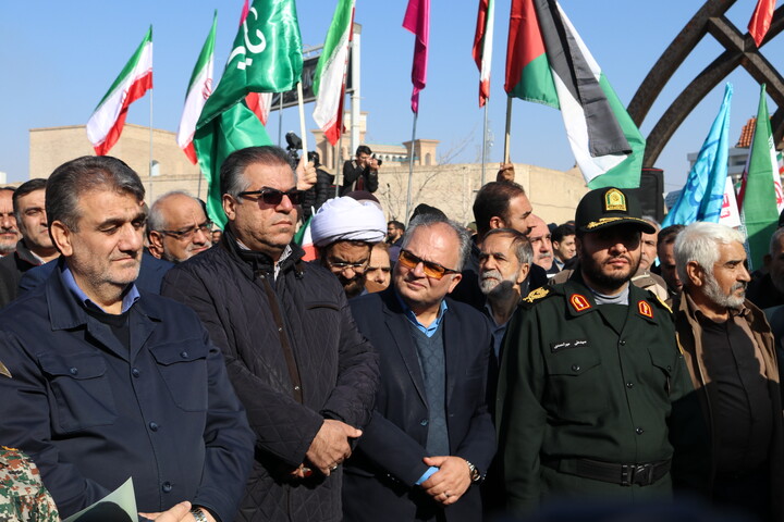 تصاویر/ راهپیمایی مردم بابصیرت سمنان در دفاع از امنیت ملی ایران