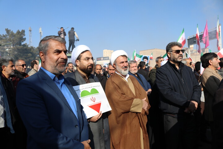 تصاویر/ راهپیمایی مردم بابصیرت سمنان در دفاع از امنیت ملی ایران