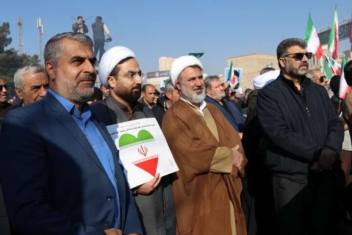 تصاویر/ راهپیمایی مردم بابصیرت سمنان در دفاع از امنیت ملی ایران