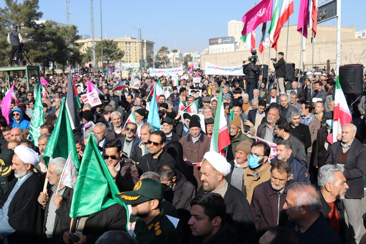 تصاویر/ راهپیمایی مردم بابصیرت سمنان در دفاع از امنیت ملی ایران