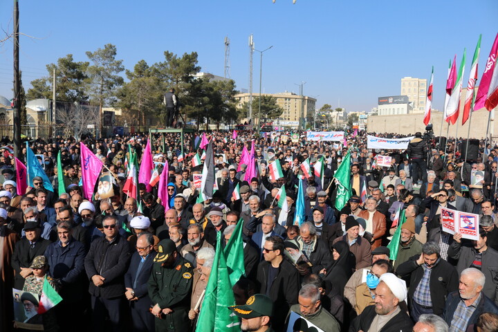 تصاویر/ راهپیمایی مردم بابصیرت سمنان در دفاع از امنیت ملی ایران