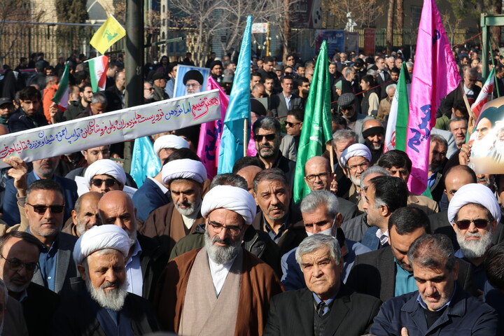 تصاویر/ راهپیمایی مردم بابصیرت سمنان در دفاع از امنیت ملی ایران