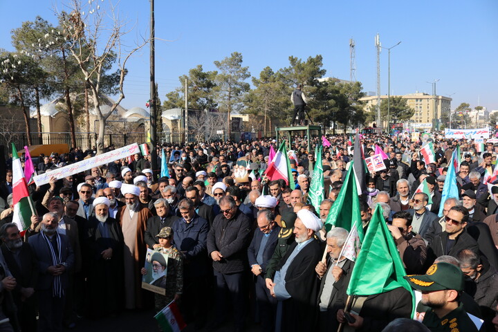 تصاویر/ راهپیمایی مردم بابصیرت سمنان در دفاع از امنیت ملی ایران