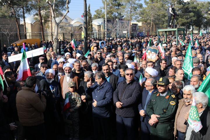 تصاویر/ راهپیمایی مردم بابصیرت سمنان در دفاع از امنیت ملی ایران