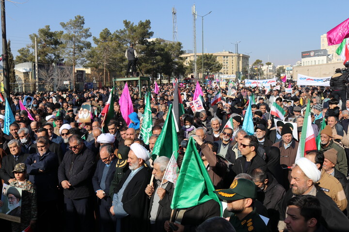 تصاویر/ راهپیمایی مردم بابصیرت سمنان در دفاع از امنیت ملی ایران