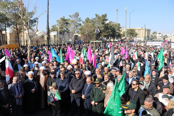 تصاویر/ راهپیمایی مردم بابصیرت سمنان در دفاع از امنیت ملی ایران