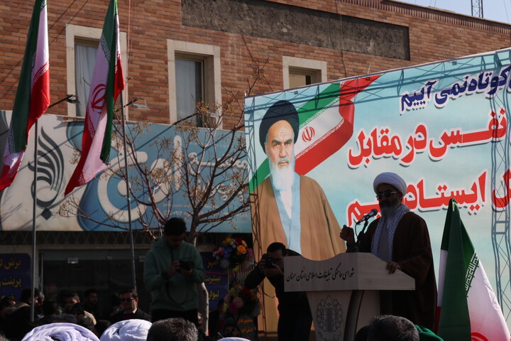 تصاویر/ راهپیمایی مردم بابصیرت سمنان در دفاع از امنیت ملی ایران