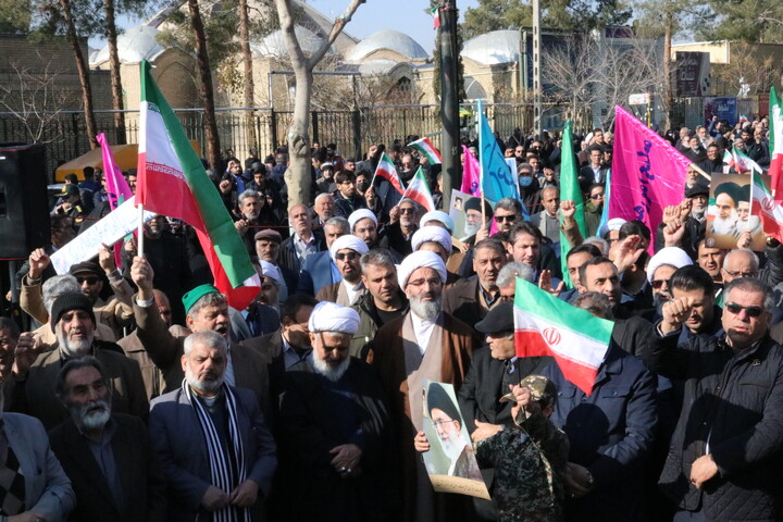 تصاویر/ راهپیمایی مردم بابصیرت سمنان در دفاع از امنیت ملی ایران
