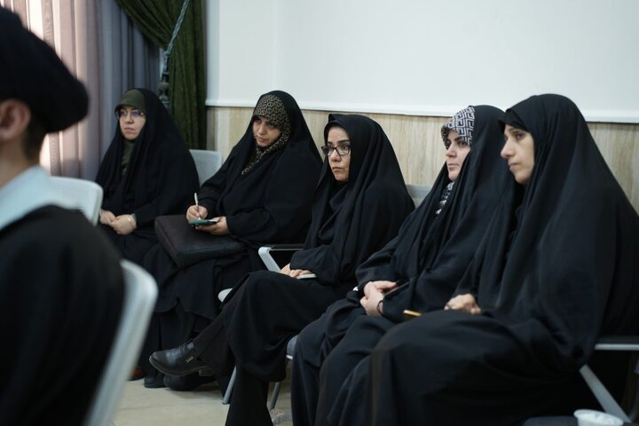 میزگرد علمی «ابعاد فقهی و حقوقی تفکیک اعتراض از اغتشاش» در دانشگاه باقرالعلوم(ع) برگزار شد